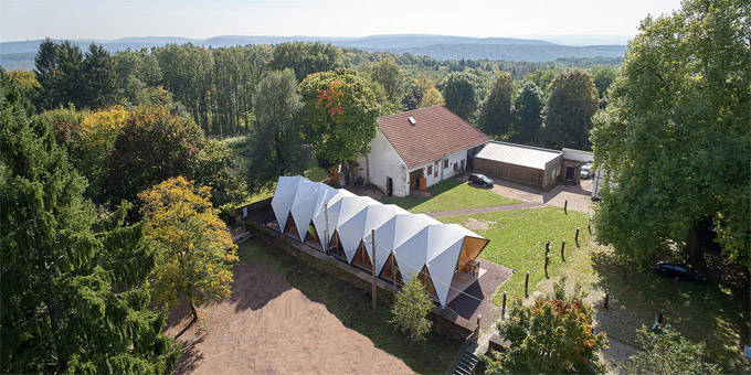Gesamtensemble - Foto: Pohl Architekten Luftbild des Waldinformationszentrums